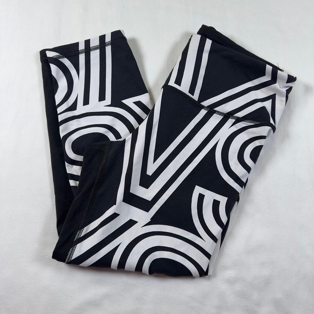 Victoria's Secret Leggings Womens Medium Sport Knockout Crop Black White‎ VSX